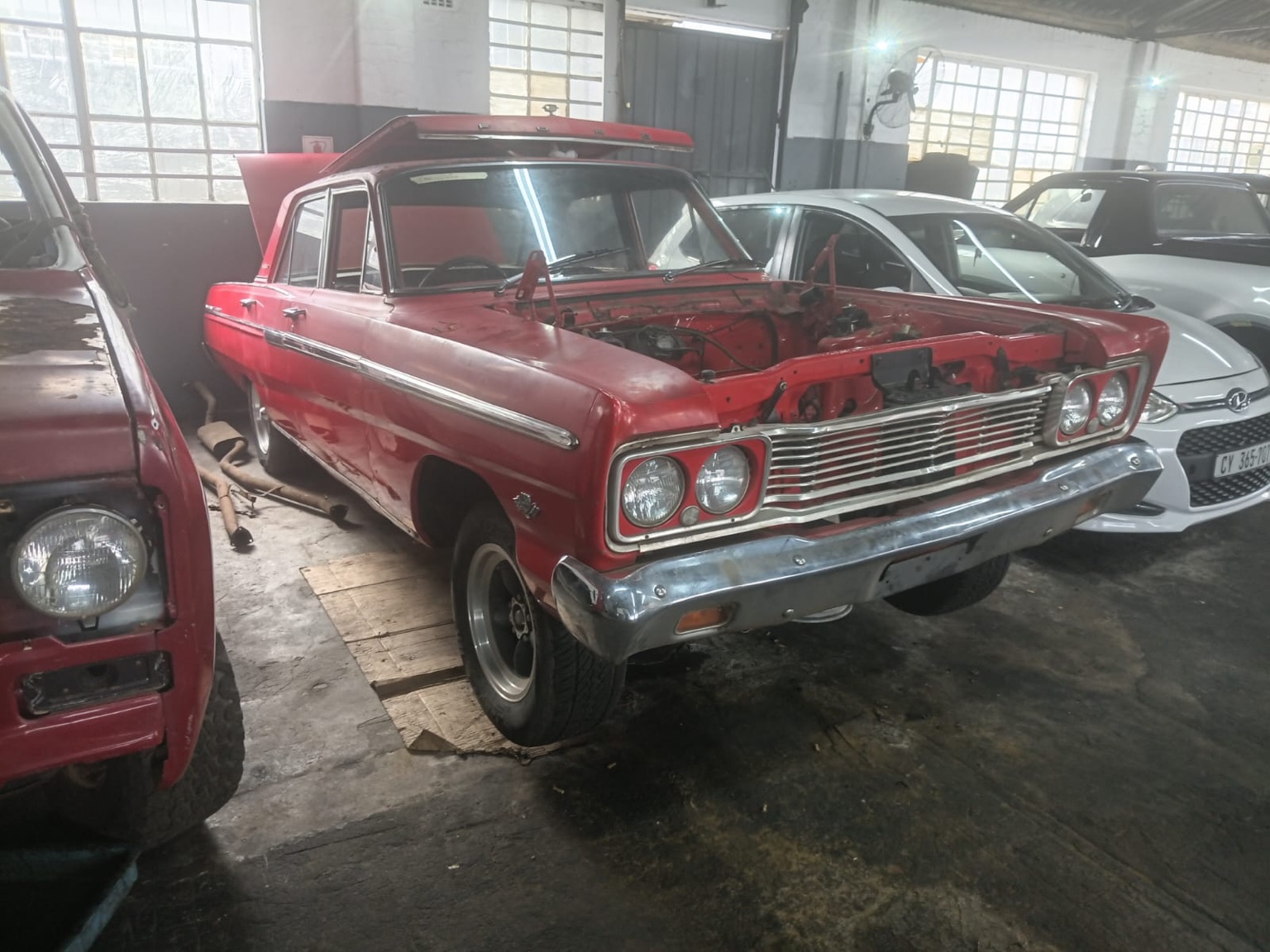 Front three-quarter view during the engine-out stage.